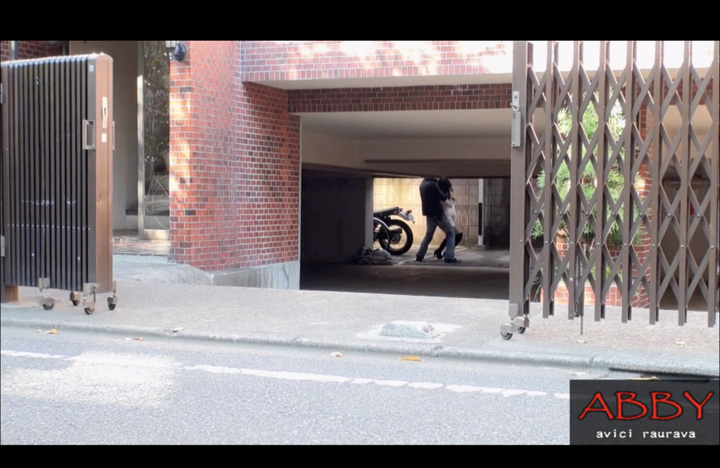 若菜あゆみ - 見知らぬ男に捕らわれ、薄暗い部屋でアナルとマンコを辱められ奪われる　変態男アナル拷問地獄